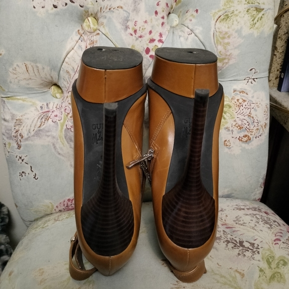 Guess Authentic Booties - Picture 4 of 8